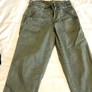 Green cargo stretchy pants